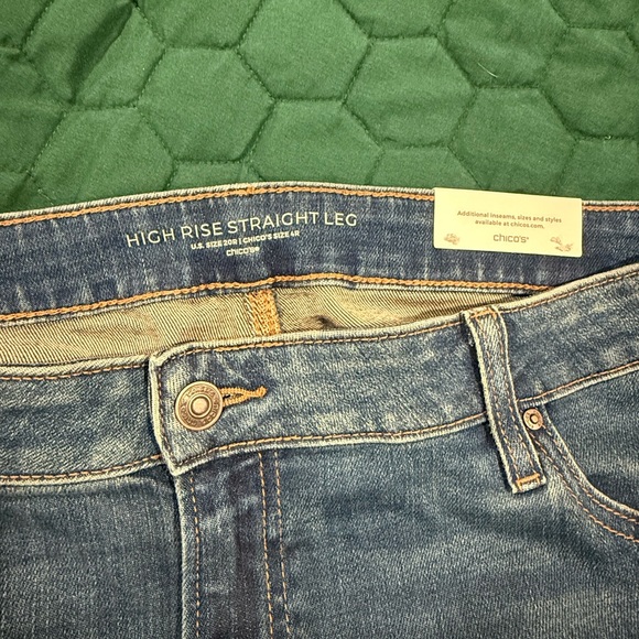 Women’s Chico’s high rise straight leg jeans NWT - Picture 2 of 4